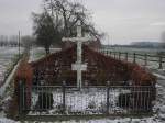 Eine Grabstelle im winterlichen M�nsterland bei L�dinghausen am 12.01.2003