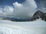 Die Schneelandschaft wo immer mal ein Paar Felsspitzen rausgucken am 1.7.2009 