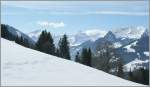 Ein Blick Richtung Waadtl�nderalpen von Gruben, oberhalb von Gstaad.